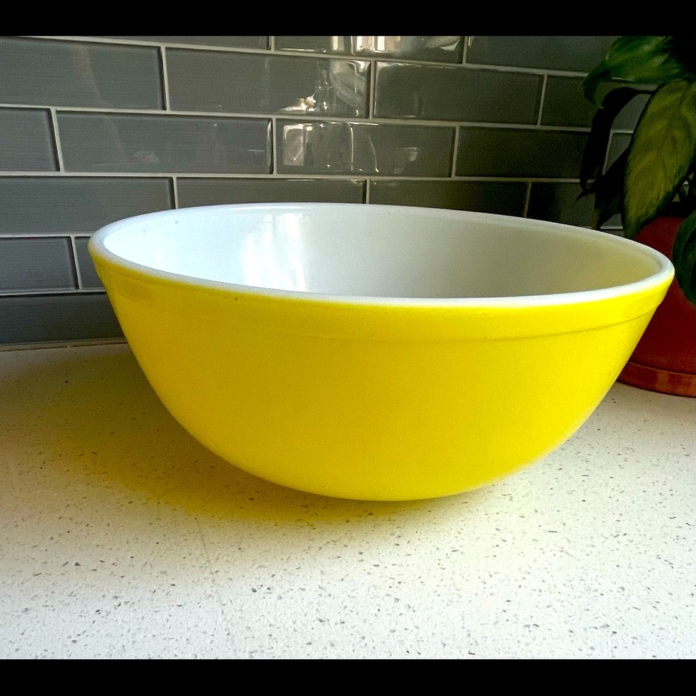Vintage Pyrex Yellow Bowl